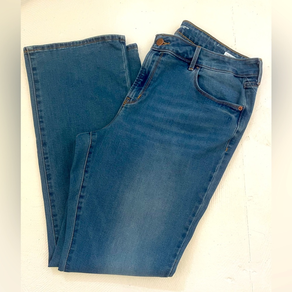 Old Navy Kicker Boot-Cut MID-RISE size 16 medium wash